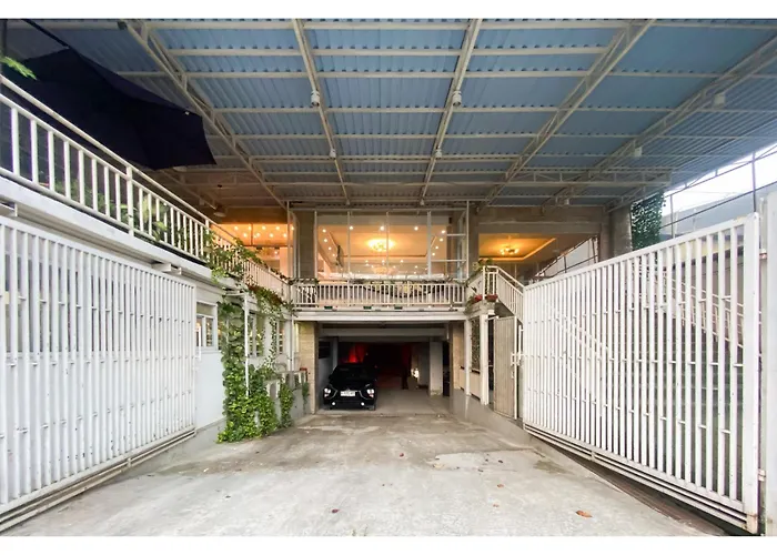 Curves Residence Mitra Reddoorz Jakarta