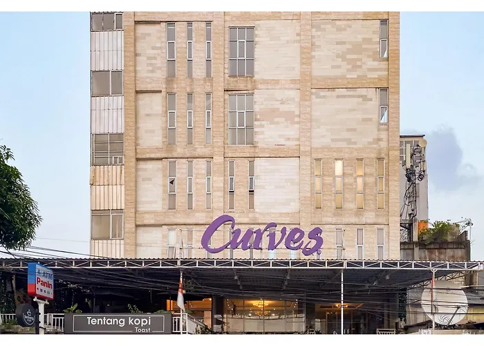 Curves Residence Mitra Reddoorz Jakarta